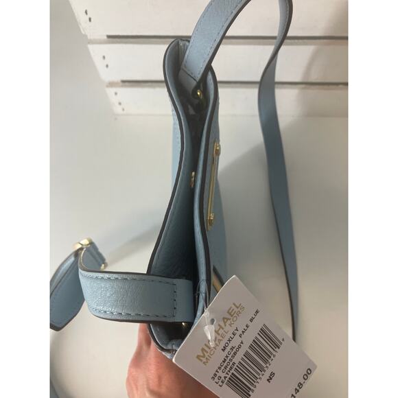 MICHAEL KORS NWT LIGHT BLUE PEBBLED LEATHER CROSSBODY BAG - Picture 7 of 14